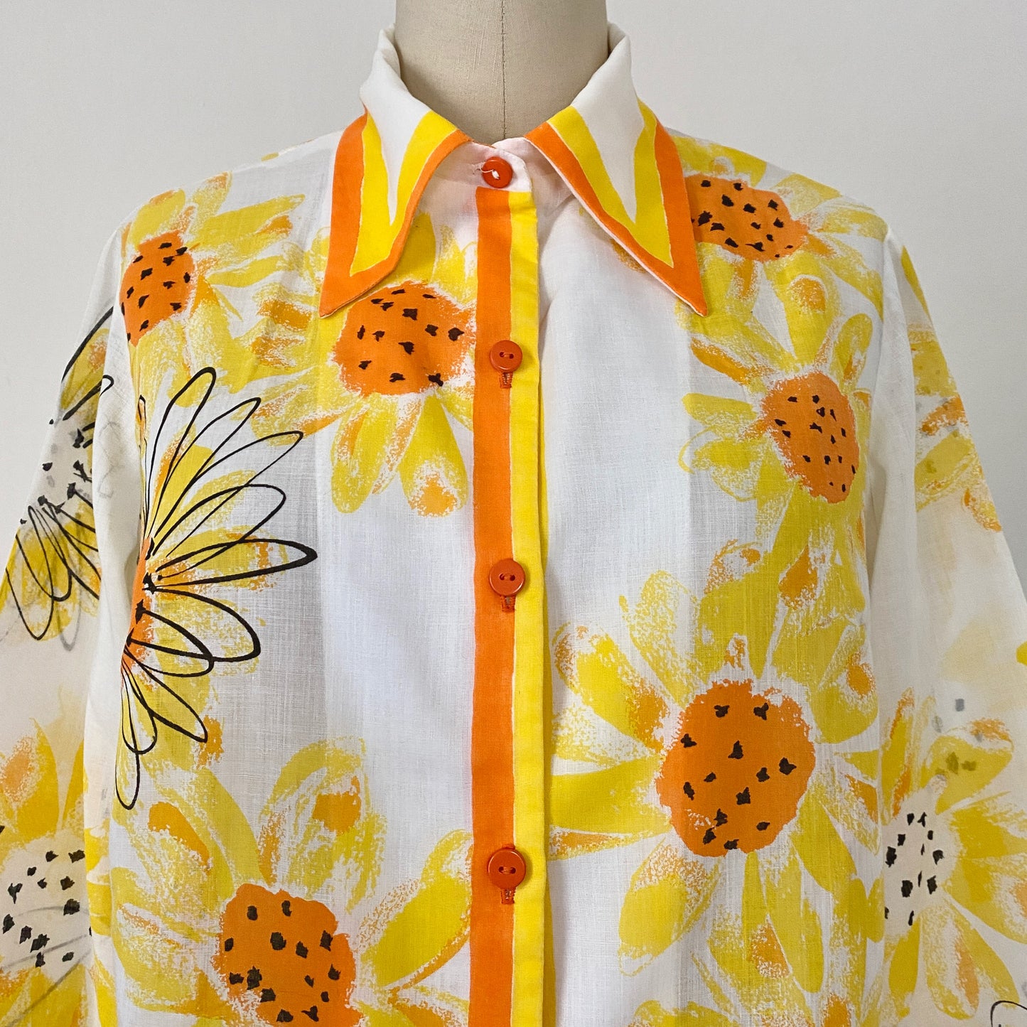 1960s Vera Neumann cotton vintage DAISY tunic Button XL