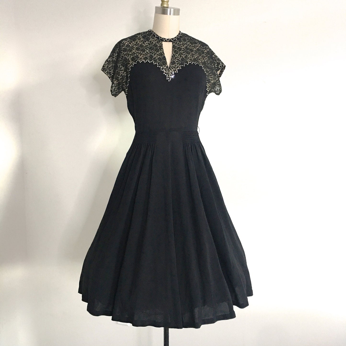 1940's Swing Era Dress Vintage Rhinestone Sweetheart Bodice Keyhole Pinup Dress Sz8