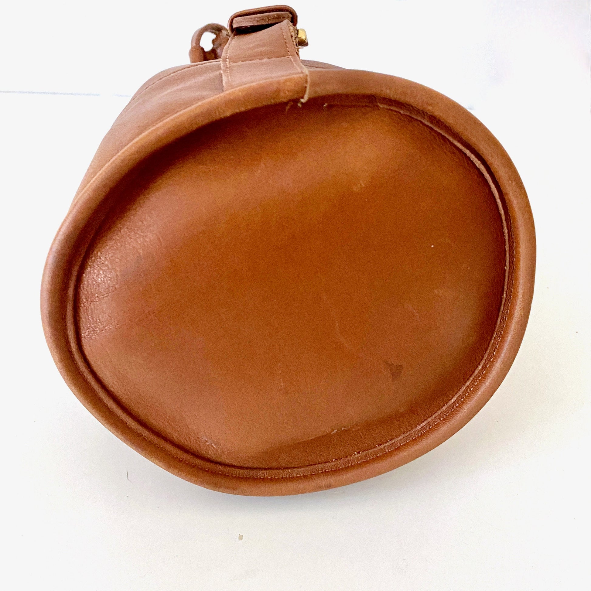 Vintage 1980s British tan crossbody COACH purse