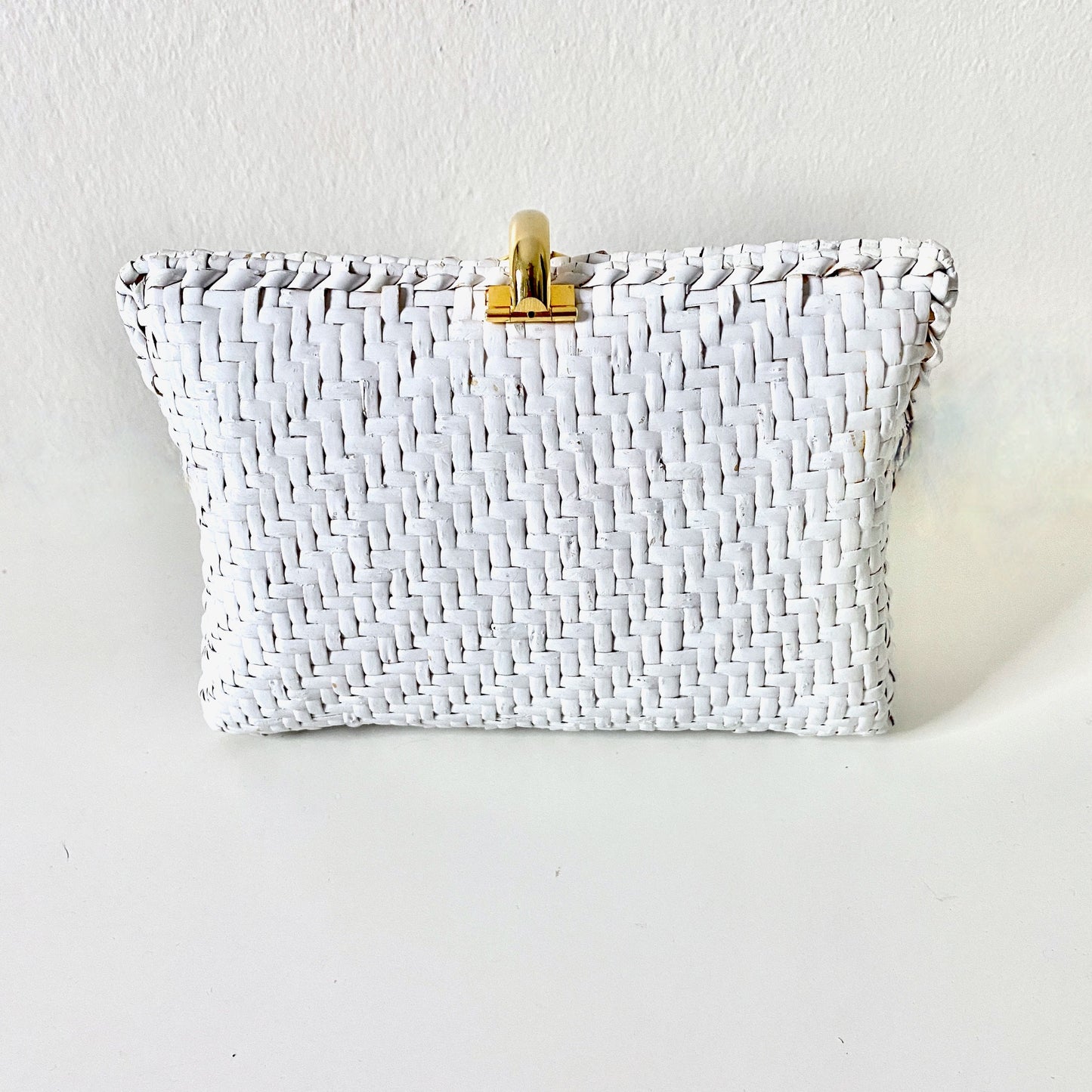 1960s WALBORG White Wicker Clutch Cross Body Shoulder Bag Wedding Purse Club Hard Case Bag Made in Hong Kong